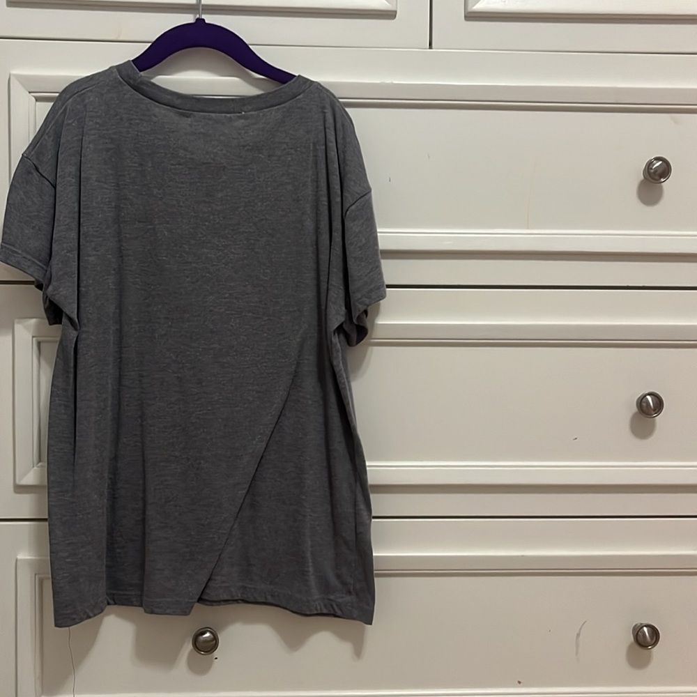 Grey t-shirt - Picture 2 of 2